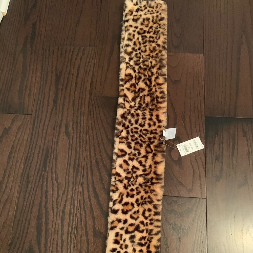 INC scarf